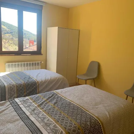 Apartamento Mirador De Valcayo Se Encuentra En Ríaño,león