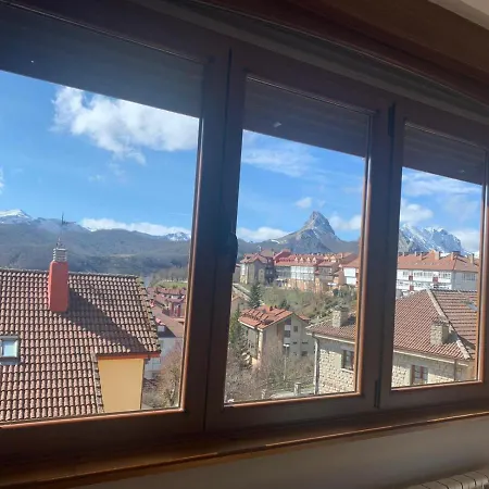 Apartamento Mirador De Valcayo Se Encuentra En Ríaño,león